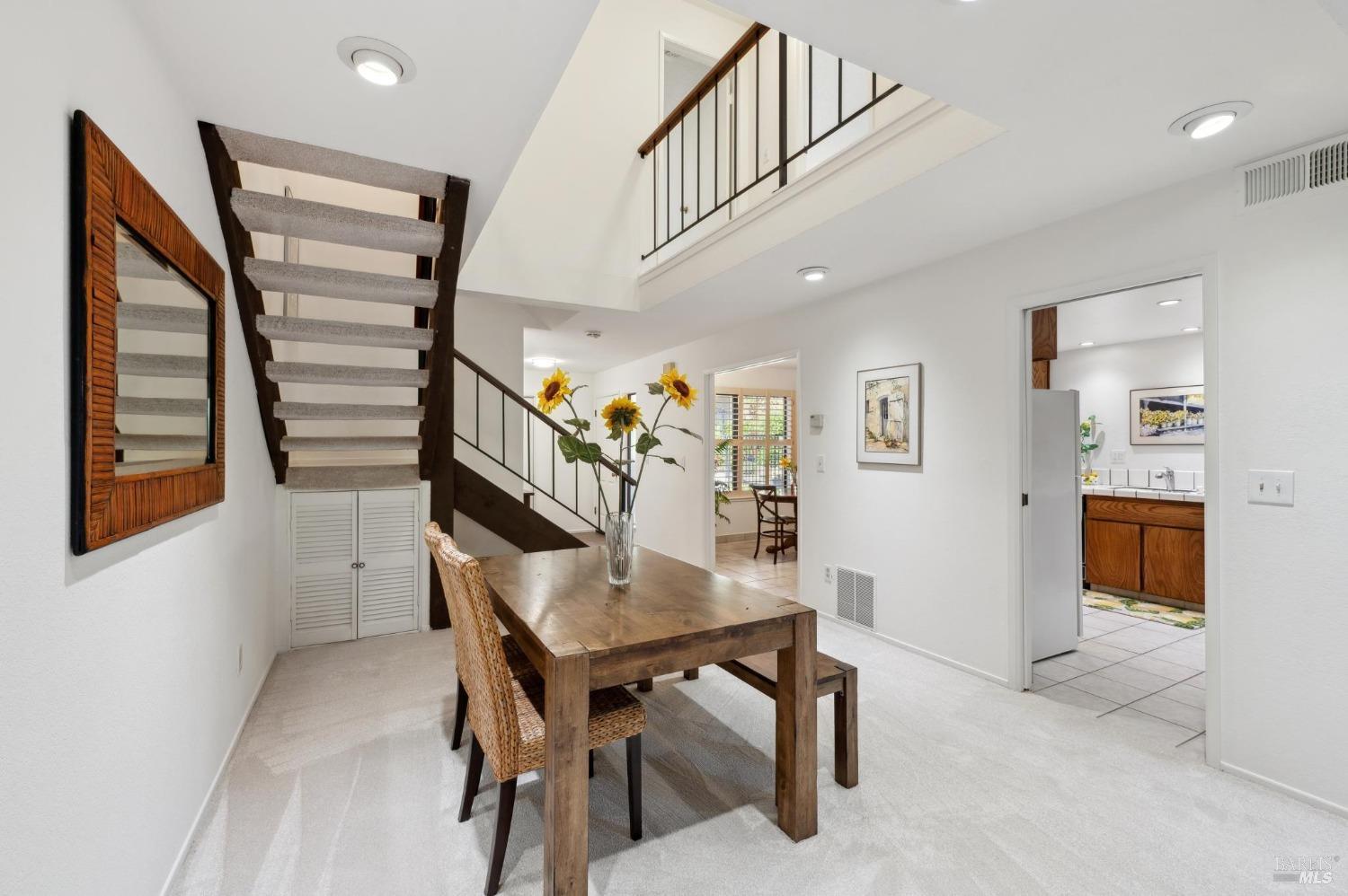 Detail Gallery Image 12 of 51 For 73 Flicker Dr, Novato,  CA 94949 - 3 Beds | 2/1 Baths