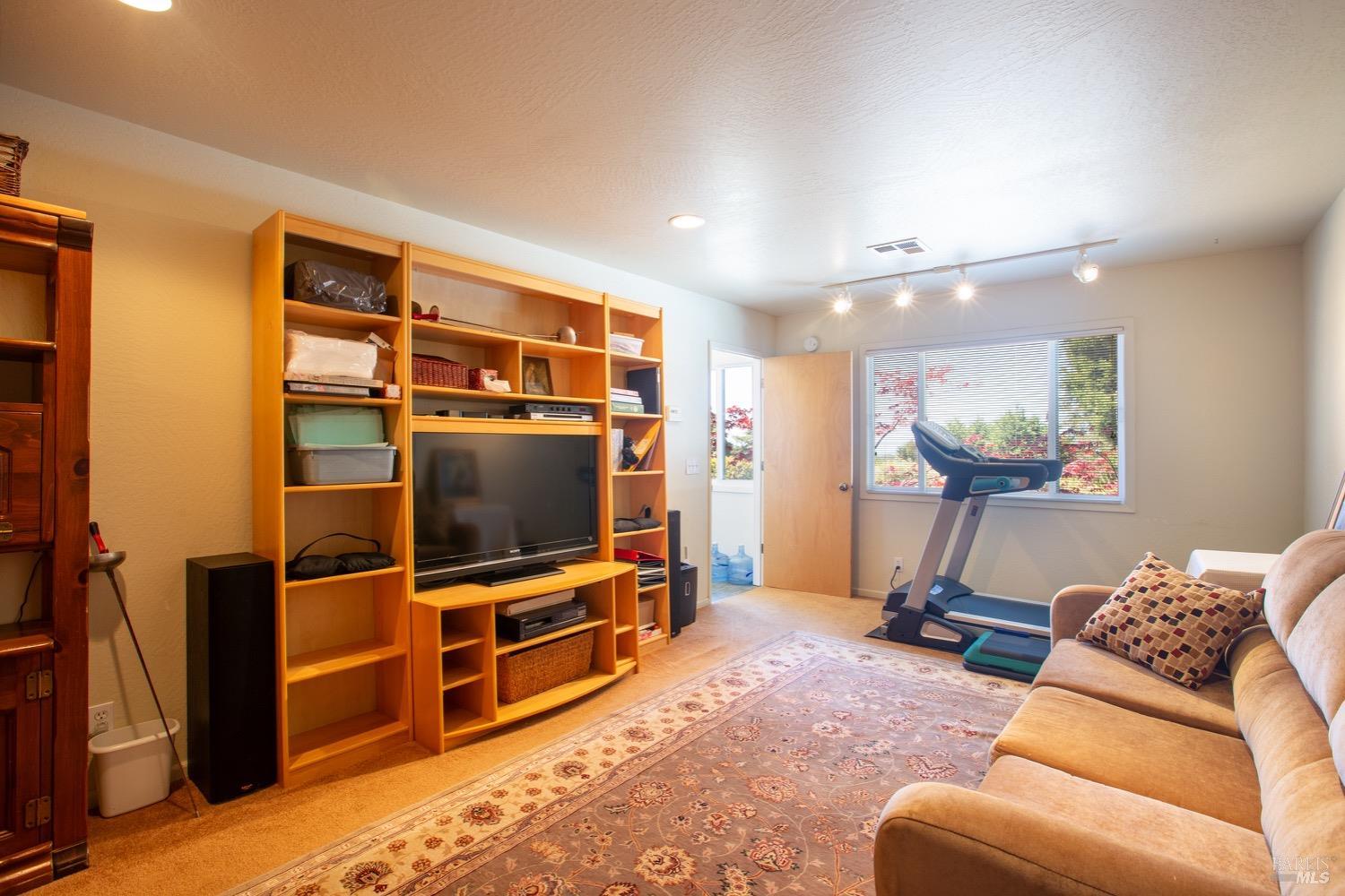 Detail Gallery Image 18 of 47 For 32391 Mill Creek Dr, Fort Bragg,  CA 95437 - 3 Beds | 2 Baths