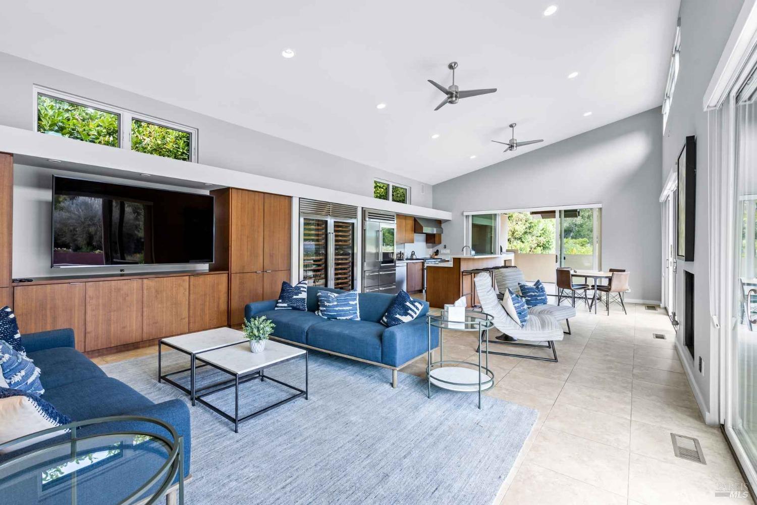 Detail Gallery Image 21 of 35 For 2252 W Dry Creek Rd, Healdsburg,  CA 95448 - 5 Beds | 5 Baths