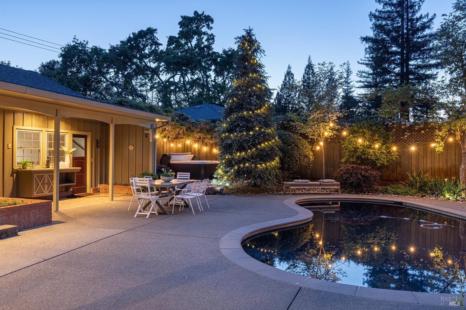 Detail Gallery Image 5 of 78 For 3180 Vichy Ave, Napa,  CA 94558 - 3 Beds | 3 Baths