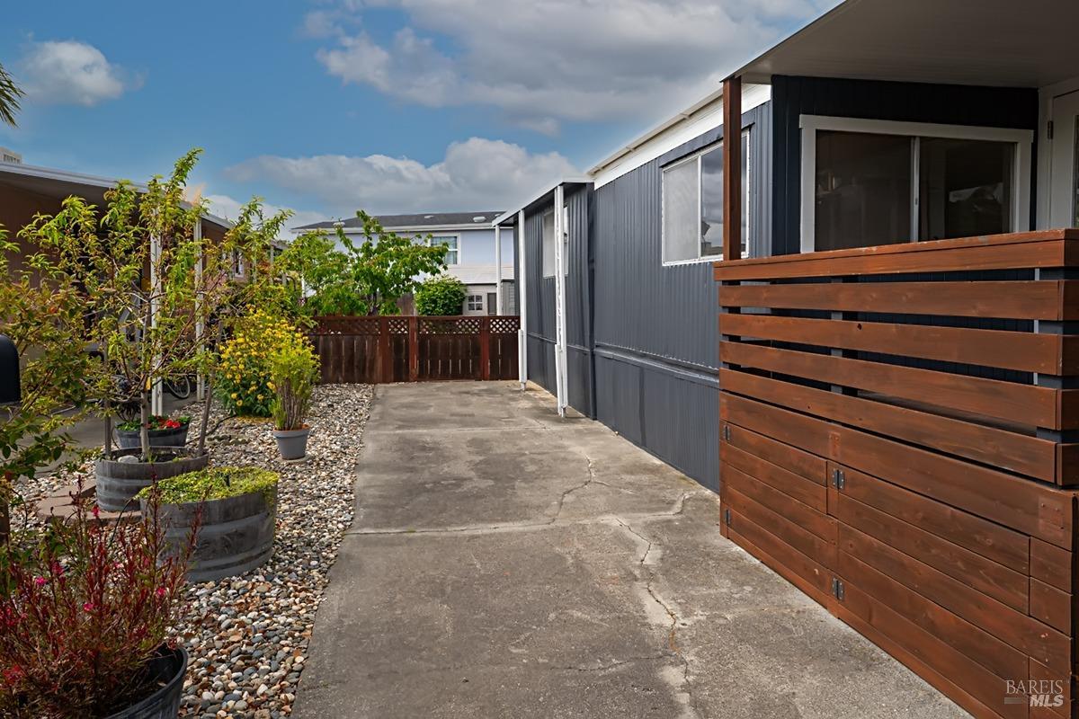 Detail Gallery Image 12 of 32 For 127 Coachman Ln 13, Santa Rosa,  CA 95404 - 2 Beds | 2 Baths