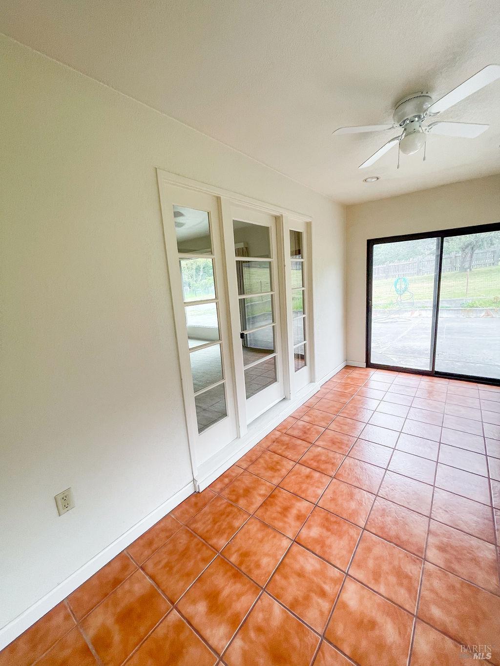 Detail Gallery Image 17 of 42 For 239 Live Oak Dr, Petaluma,  CA 94952 - 2 Beds | 1 Baths