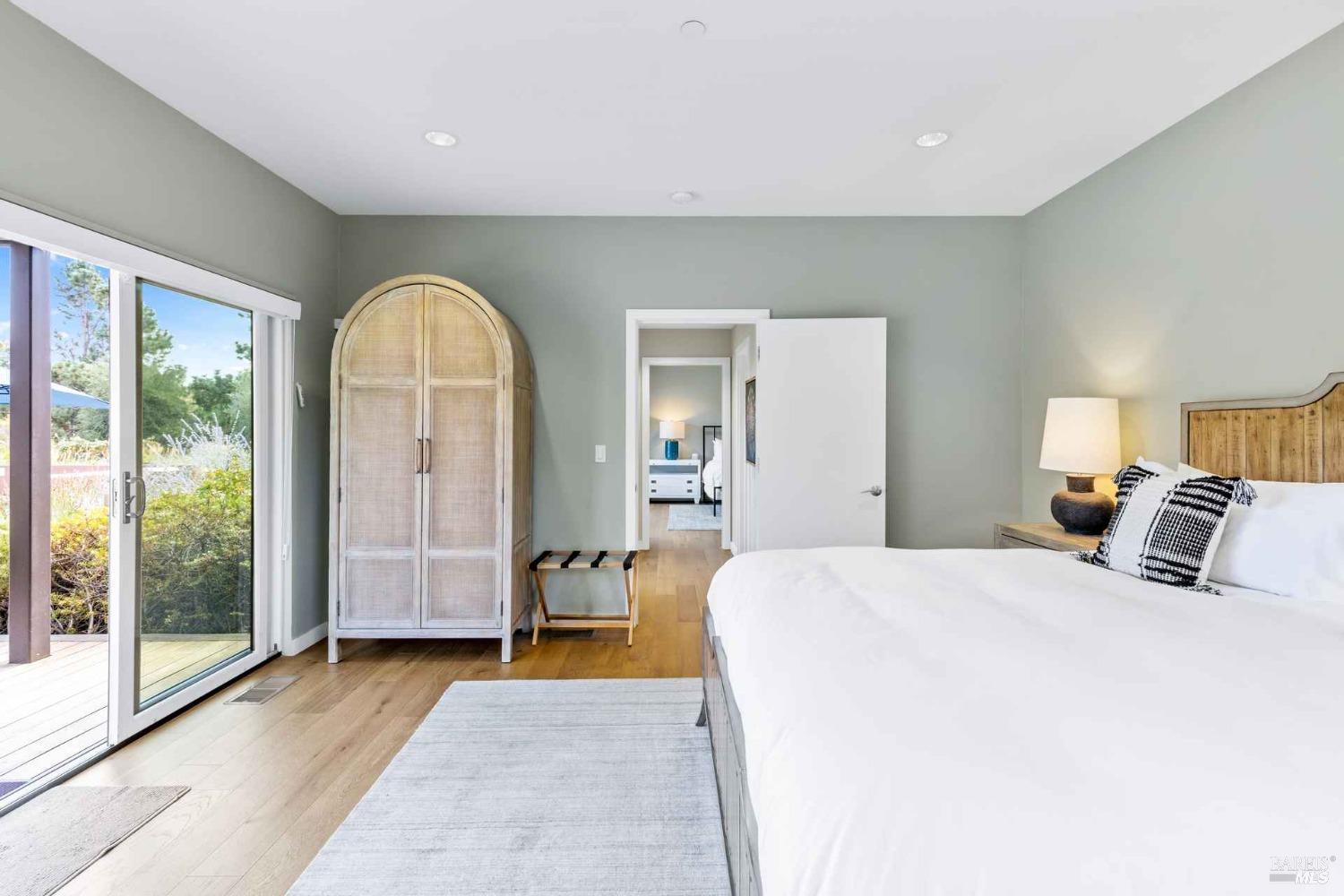 Detail Gallery Image 14 of 35 For 2252 W Dry Creek Rd, Healdsburg,  CA 95448 - 5 Beds | 5 Baths