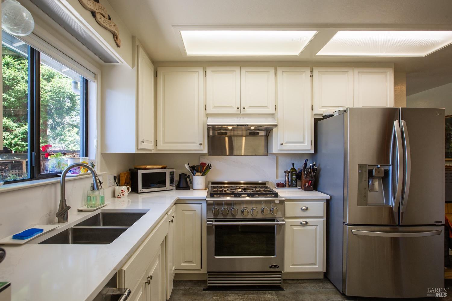 Detail Gallery Image 11 of 47 For 32391 Mill Creek Dr, Fort Bragg,  CA 95437 - 3 Beds | 2 Baths