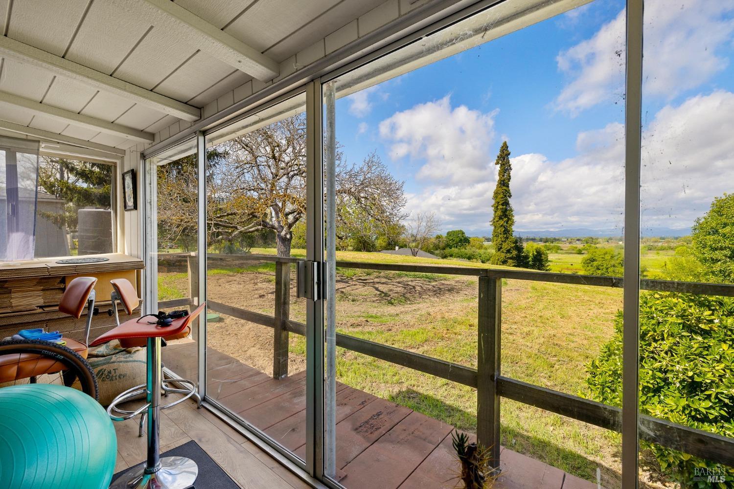 Detail Gallery Image 26 of 41 For 2855 Old Gravenstein Hwy, Sebastopol,  CA 95472 - 2 Beds | 1 Baths
