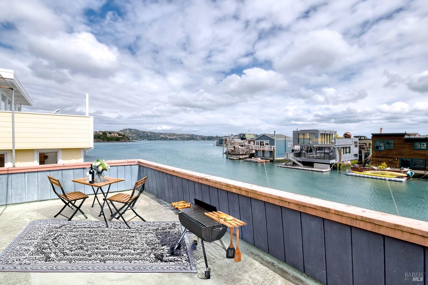 Detail Gallery Image 13 of 30 For 6 Yellow Ferry Dock Unkn, Sausalito,  CA 94965 - 2 Beds | 2 Baths