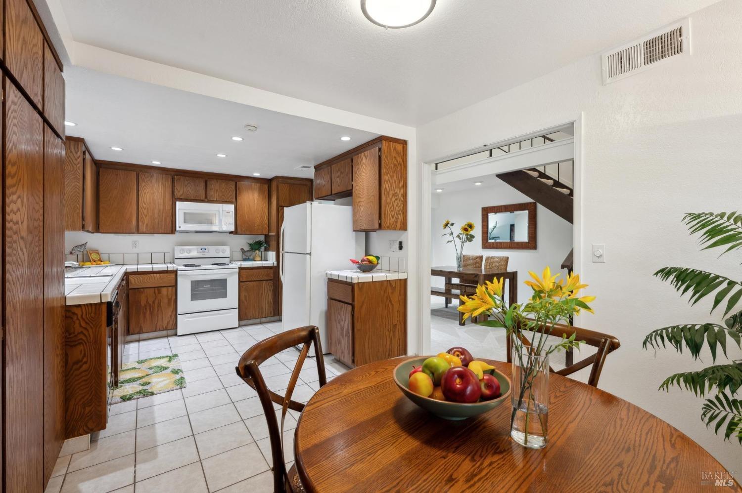 Detail Gallery Image 21 of 51 For 73 Flicker Dr, Novato,  CA 94949 - 3 Beds | 2/1 Baths