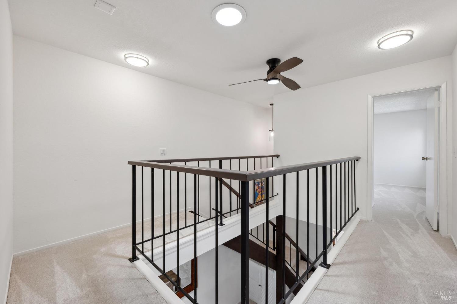 Detail Gallery Image 26 of 51 For 73 Flicker Dr, Novato,  CA 94949 - 3 Beds | 2/1 Baths
