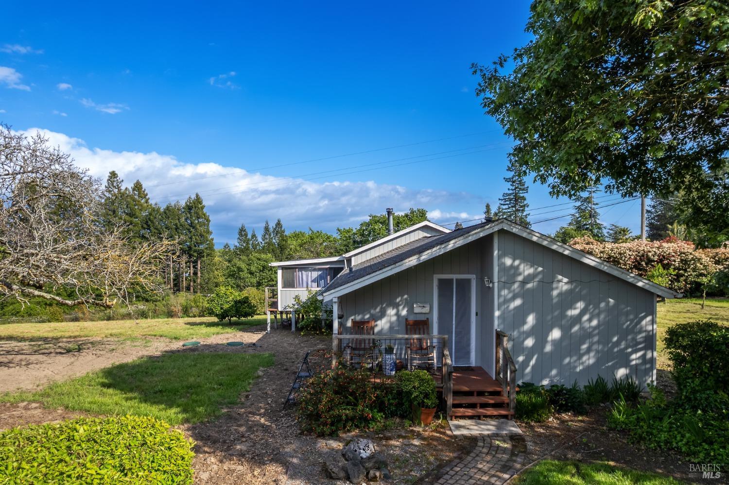 Detail Gallery Image 24 of 41 For 2855 Old Gravenstein Hwy, Sebastopol,  CA 95472 - 2 Beds | 1 Baths