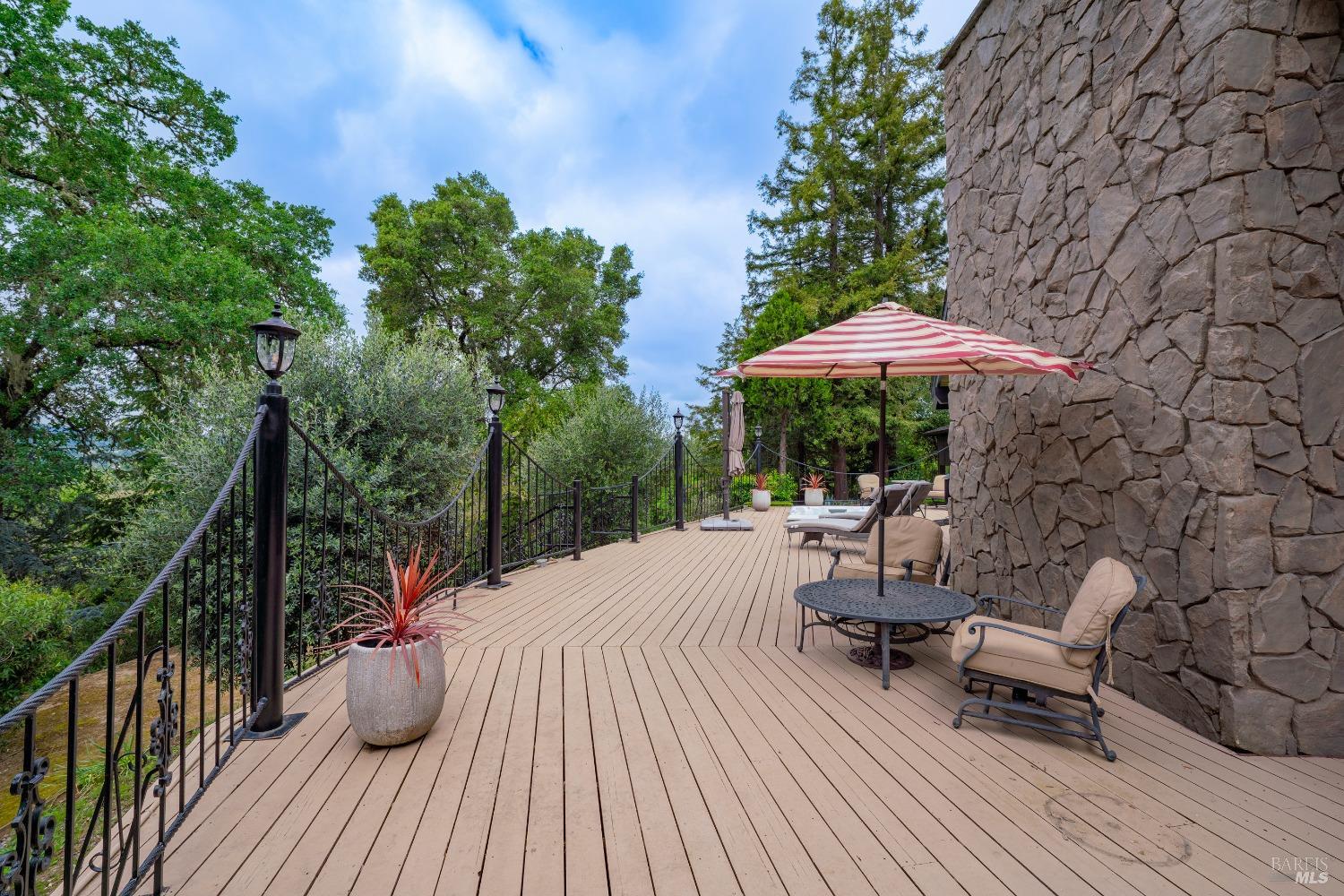 Detail Gallery Image 35 of 57 For 1340 Vista Verde Rd, Ukiah,  CA 95482 - 3 Beds | 2/1 Baths