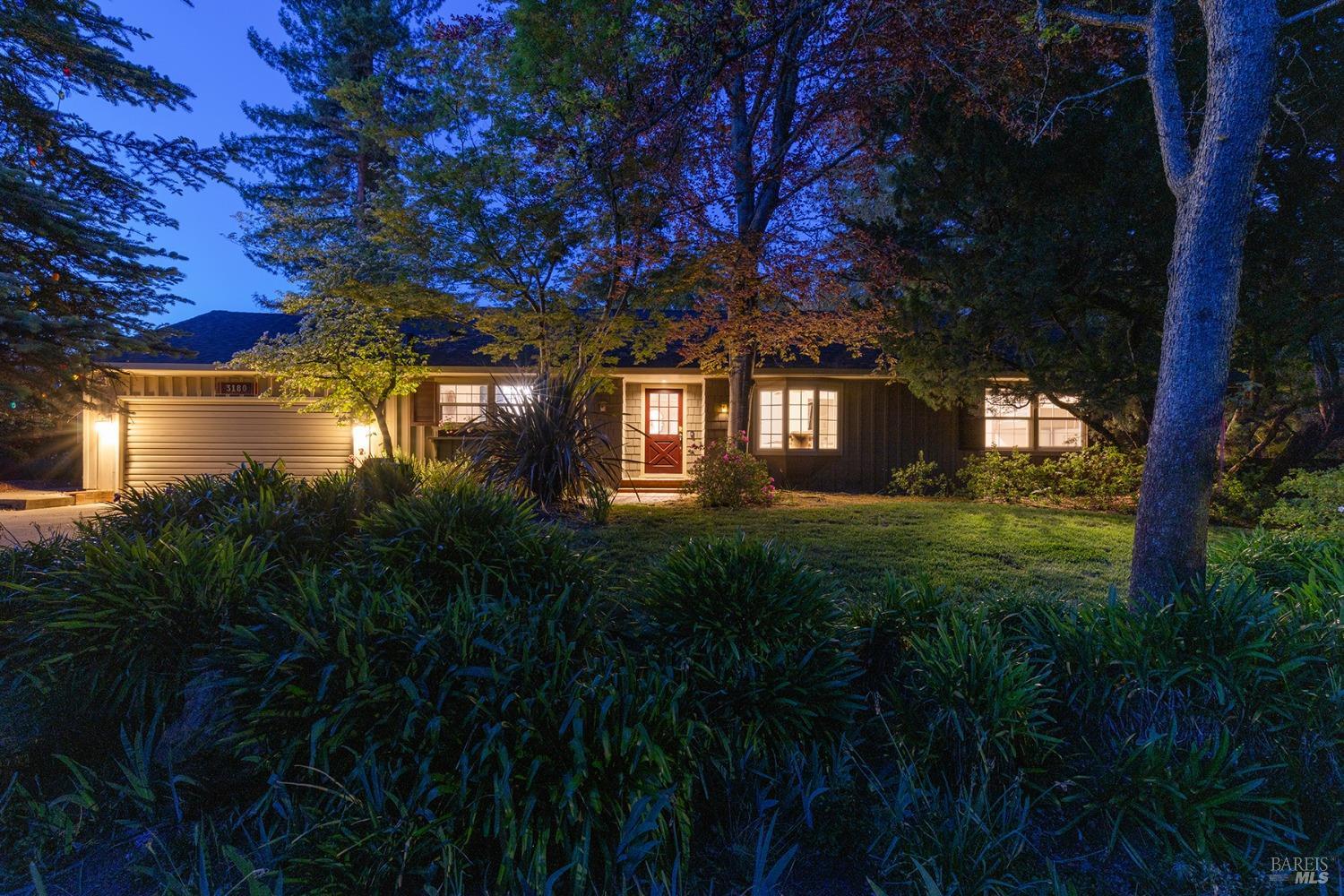 Detail Gallery Image 12 of 78 For 3180 Vichy Ave, Napa,  CA 94558 - 3 Beds | 3 Baths