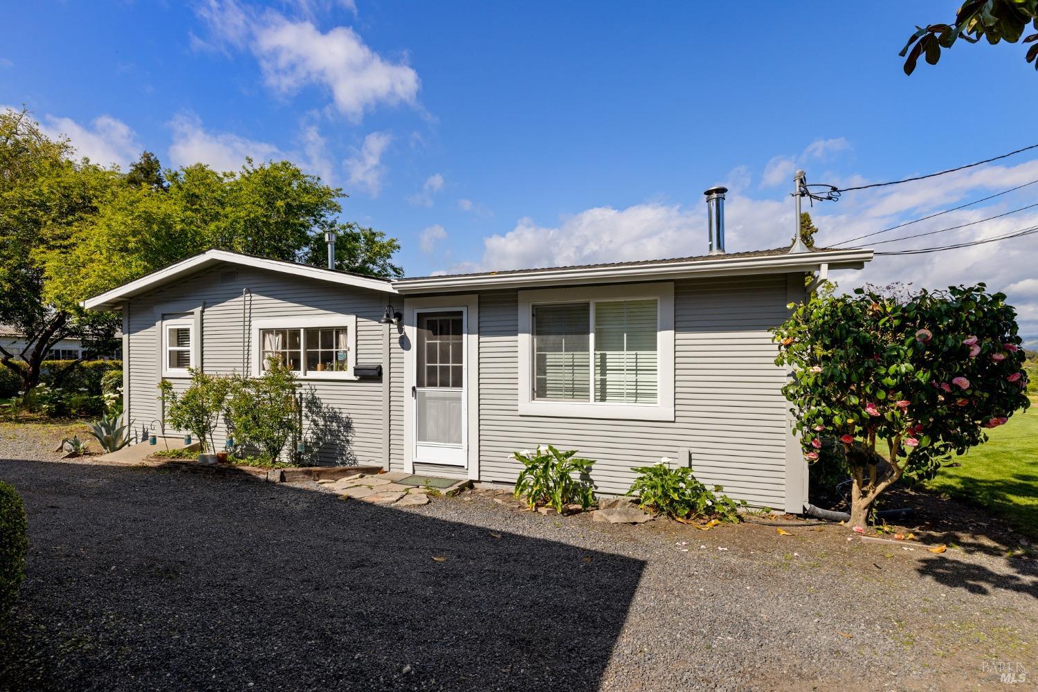 Detail Gallery Image 28 of 41 For 2855 Old Gravenstein Hwy, Sebastopol,  CA 95472 - 2 Beds | 1 Baths