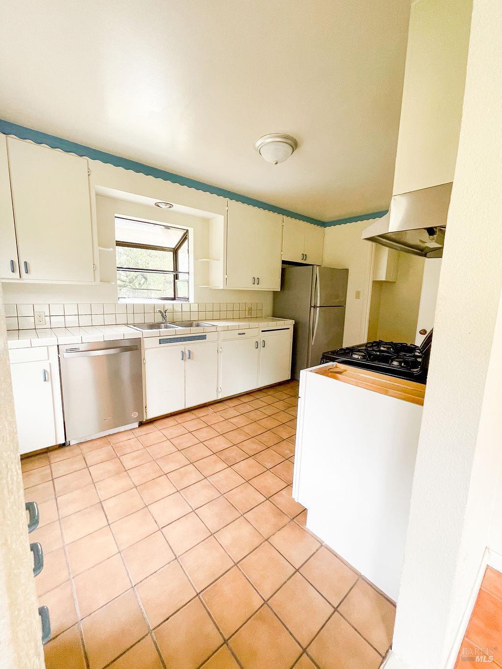 Detail Gallery Image 21 of 42 For 239 Live Oak Dr, Petaluma,  CA 94952 - 2 Beds | 1 Baths