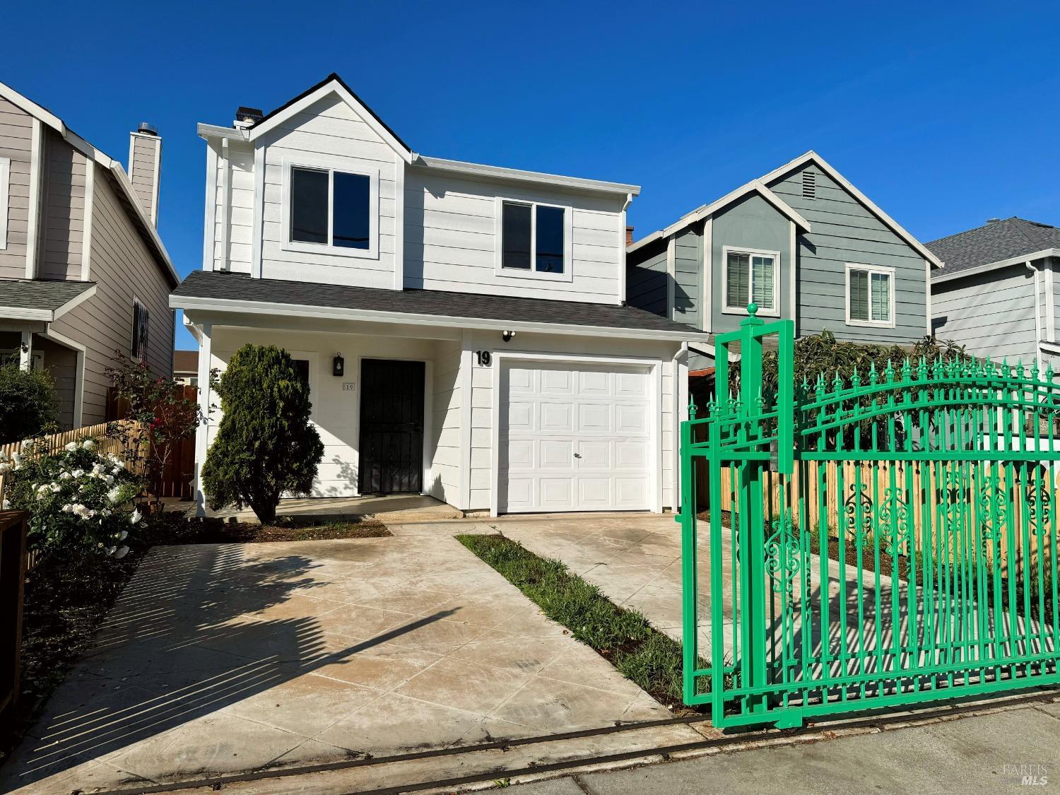 Detail Gallery Image 2 of 48 For 19 4th St, Richmond,  CA 94801 - 3 Beds | 2/1 Baths