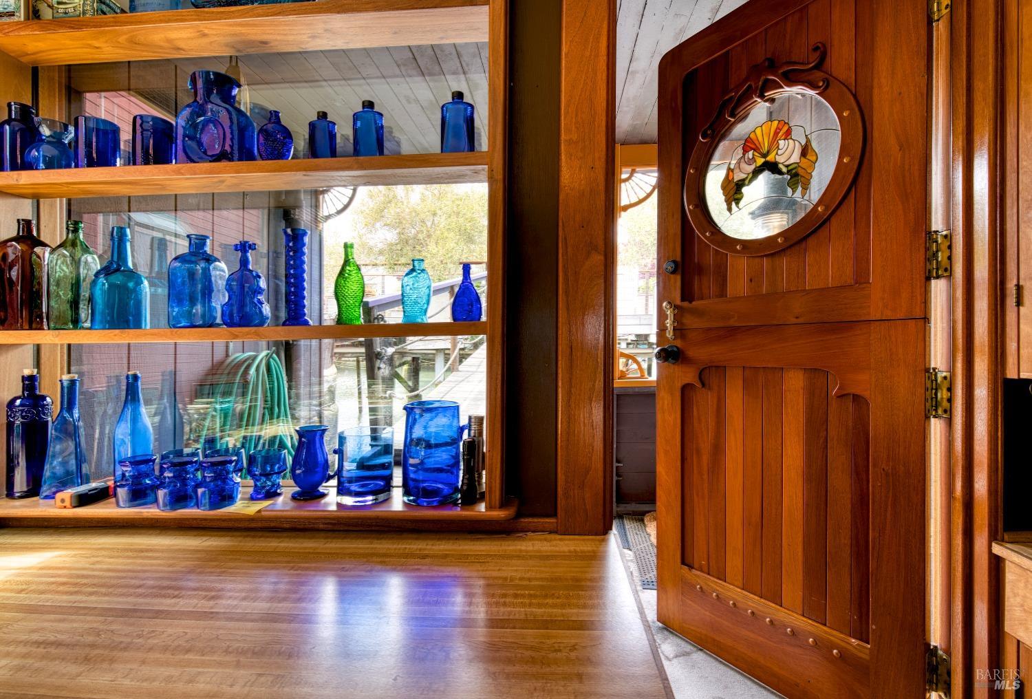 Detail Gallery Image 4 of 30 For 6 Yellow Ferry Dock Unkn, Sausalito,  CA 94965 - 2 Beds | 2 Baths
