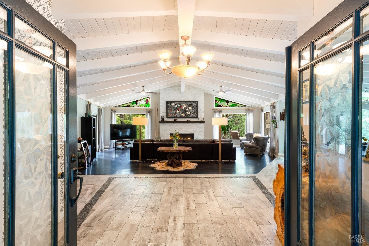 Detail Gallery Image 6 of 57 For 1340 Vista Verde Rd, Ukiah,  CA 95482 - 3 Beds | 2/1 Baths