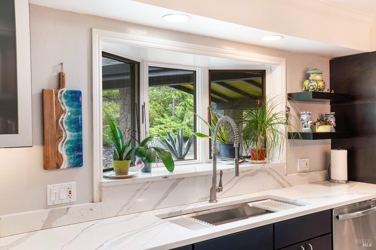 Detail Gallery Image 21 of 57 For 1340 Vista Verde Rd, Ukiah,  CA 95482 - 3 Beds | 2/1 Baths