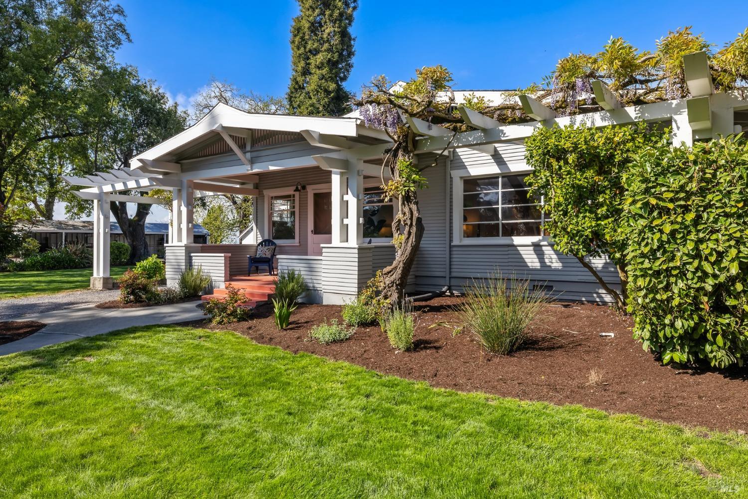 Detail Gallery Image 11 of 41 For 2855 Old Gravenstein Hwy, Sebastopol,  CA 95472 - 2 Beds | 1 Baths