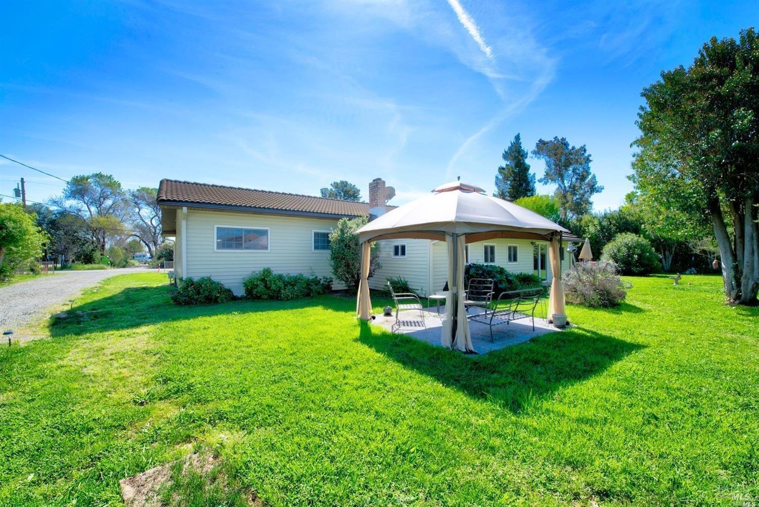 Detail Gallery Image 3 of 10 For 4353 Solano Road Rd, Fairfield,  CA 94533 - 3 Beds | 2/1 Baths