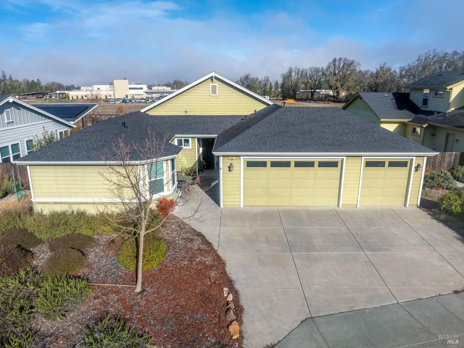 Detail Gallery Image 3 of 13 For 412 Grove St, Willits,  CA 95490 - 4 Beds | 3 Baths