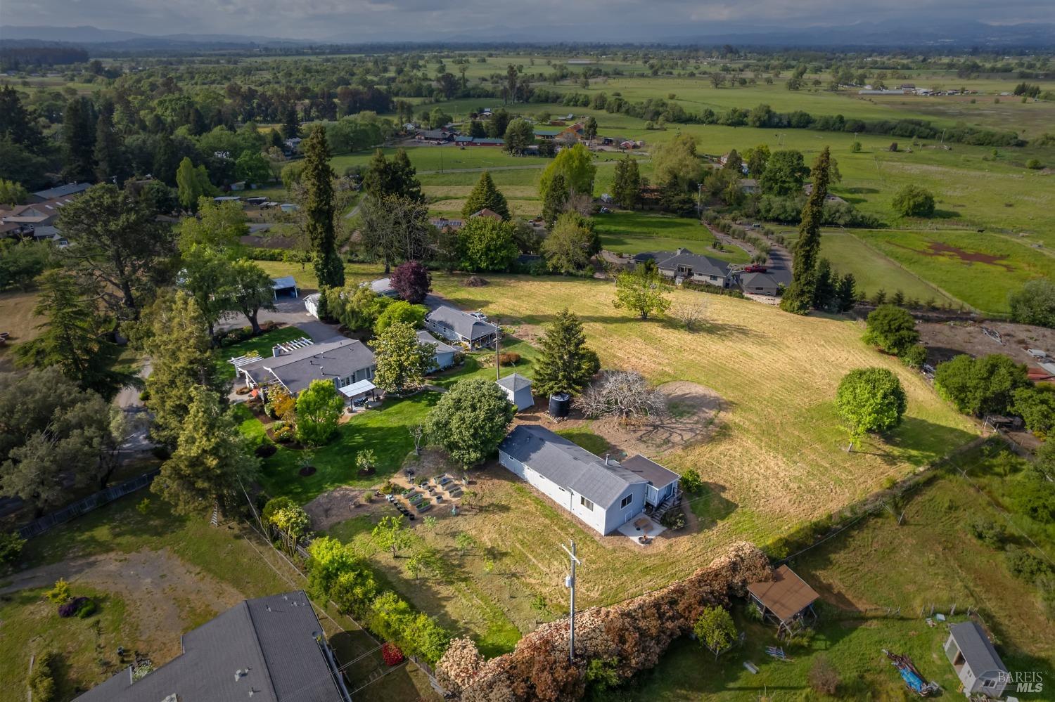 Detail Gallery Image 35 of 41 For 2855 Old Gravenstein Hwy, Sebastopol,  CA 95472 - 2 Beds | 1 Baths