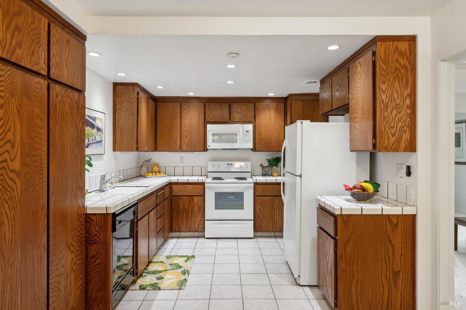 Detail Gallery Image 23 of 51 For 73 Flicker Dr, Novato,  CA 94949 - 3 Beds | 2/1 Baths