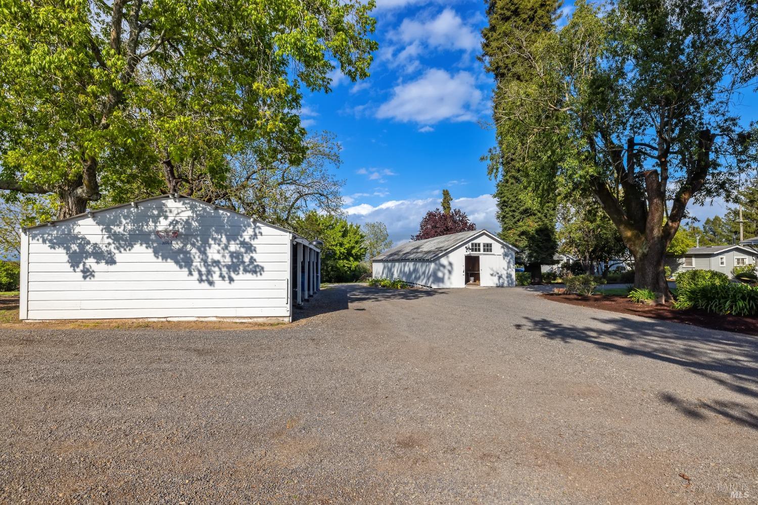 Detail Gallery Image 31 of 41 For 2855 Old Gravenstein Hwy, Sebastopol,  CA 95472 - 2 Beds | 1 Baths