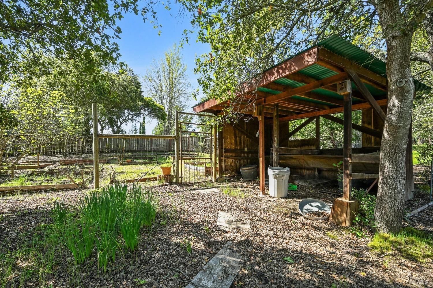 Detail Gallery Image 6 of 31 For 3369 Jaylee Dr, Santa Rosa,  CA 95404 - 4 Beds | 2/1 Baths