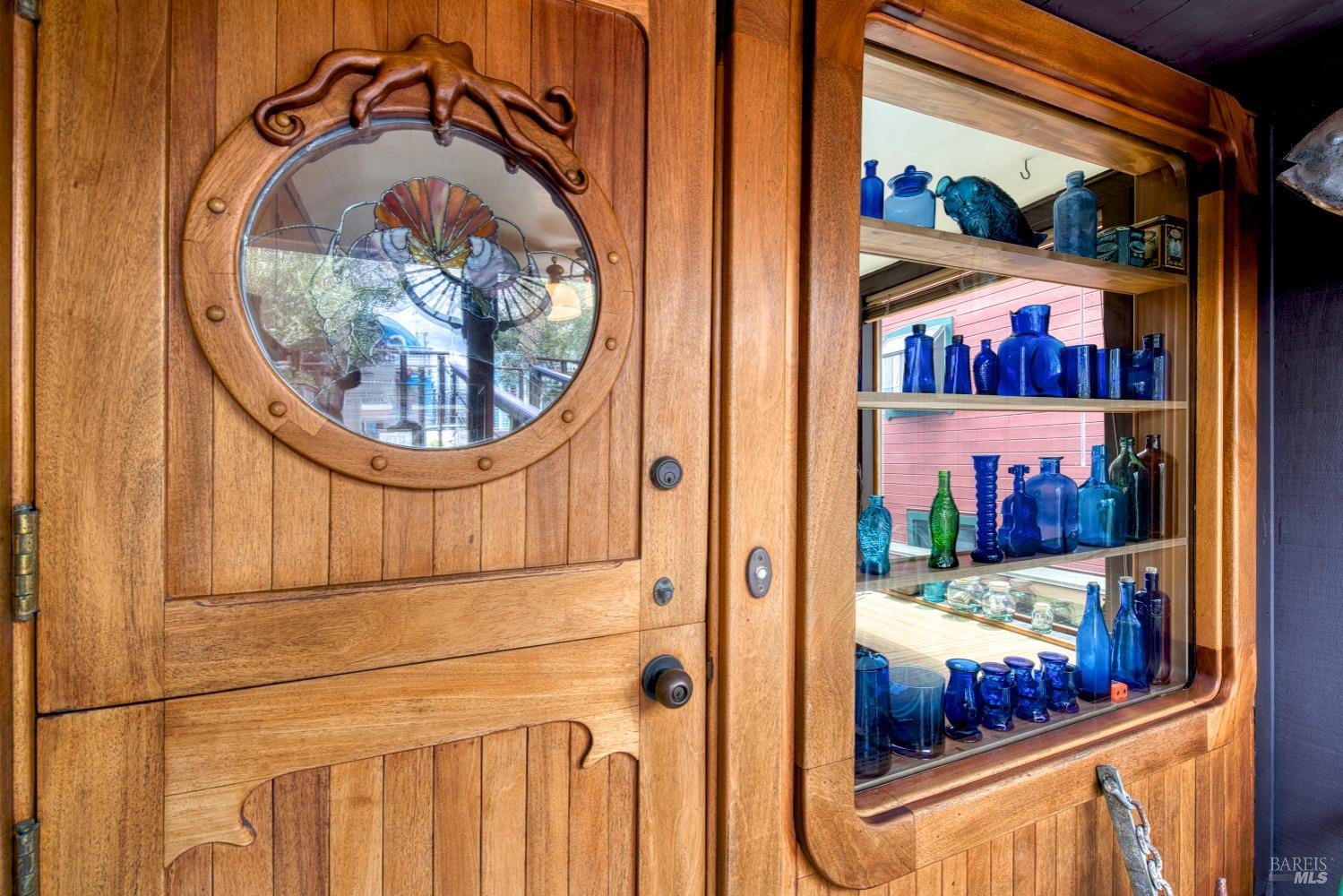 Detail Gallery Image 3 of 30 For 6 Yellow Ferry Dock Unkn, Sausalito,  CA 94965 - 2 Beds | 2 Baths