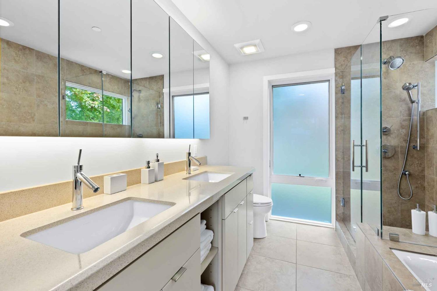 Detail Gallery Image 13 of 35 For 2252 W Dry Creek Rd, Healdsburg,  CA 95448 - 5 Beds | 5 Baths