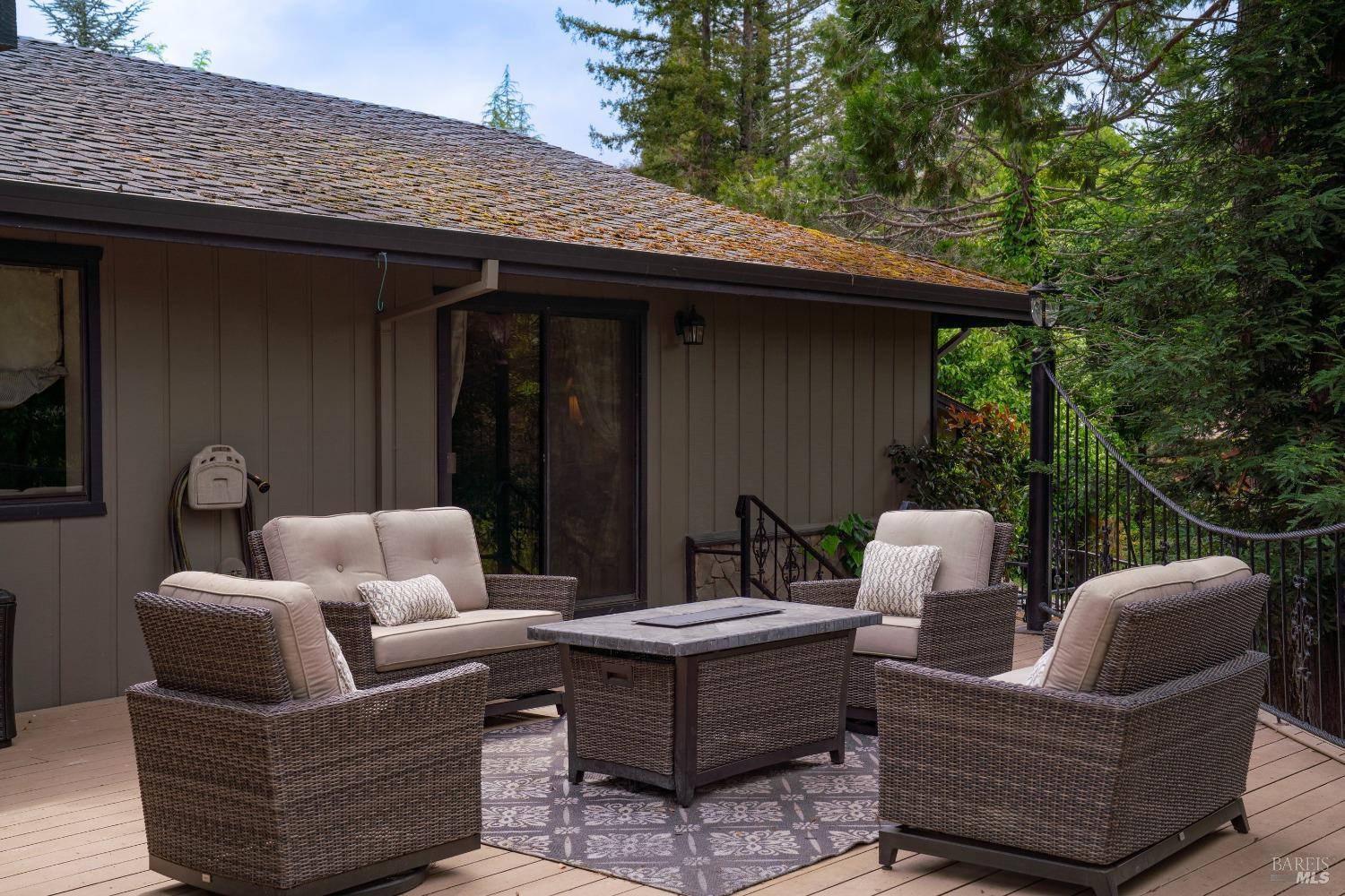 Detail Gallery Image 33 of 57 For 1340 Vista Verde Rd, Ukiah,  CA 95482 - 3 Beds | 2/1 Baths