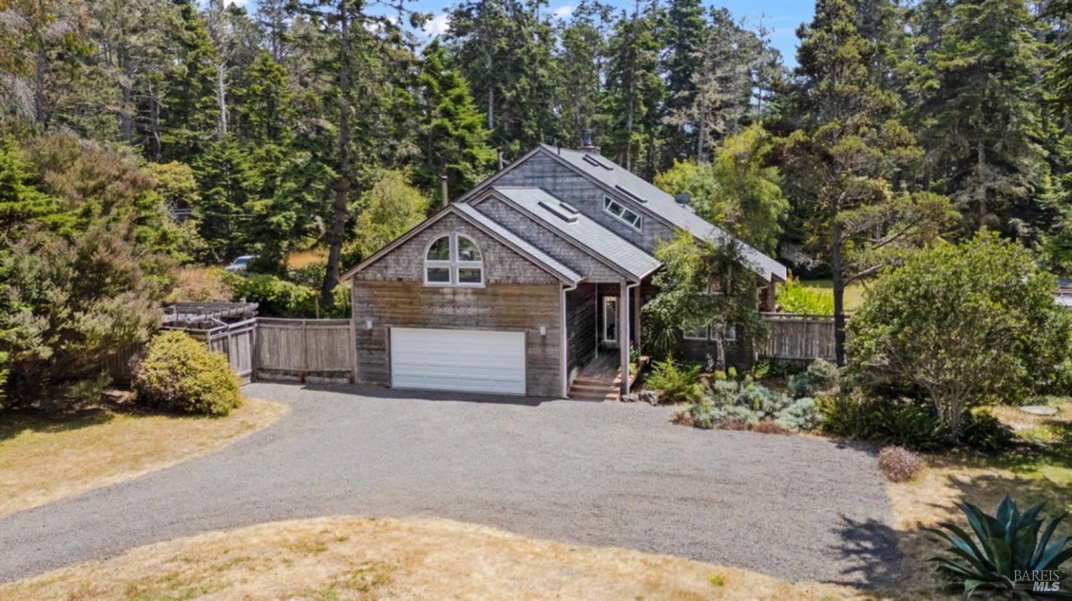 Detail Gallery Image 3 of 39 For 13350 Point Cabrillo Dr, Mendocino,  CA 95460 - 3 Beds | 2 Baths