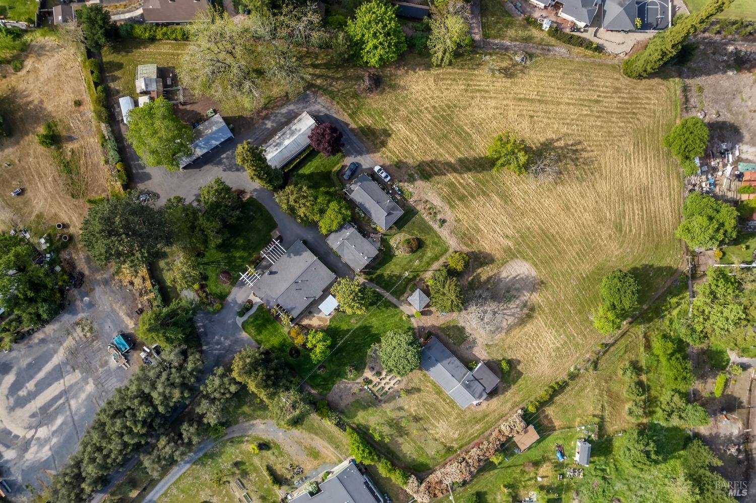 Detail Gallery Image 36 of 41 For 2855 Old Gravenstein Hwy, Sebastopol,  CA 95472 - 2 Beds | 1 Baths