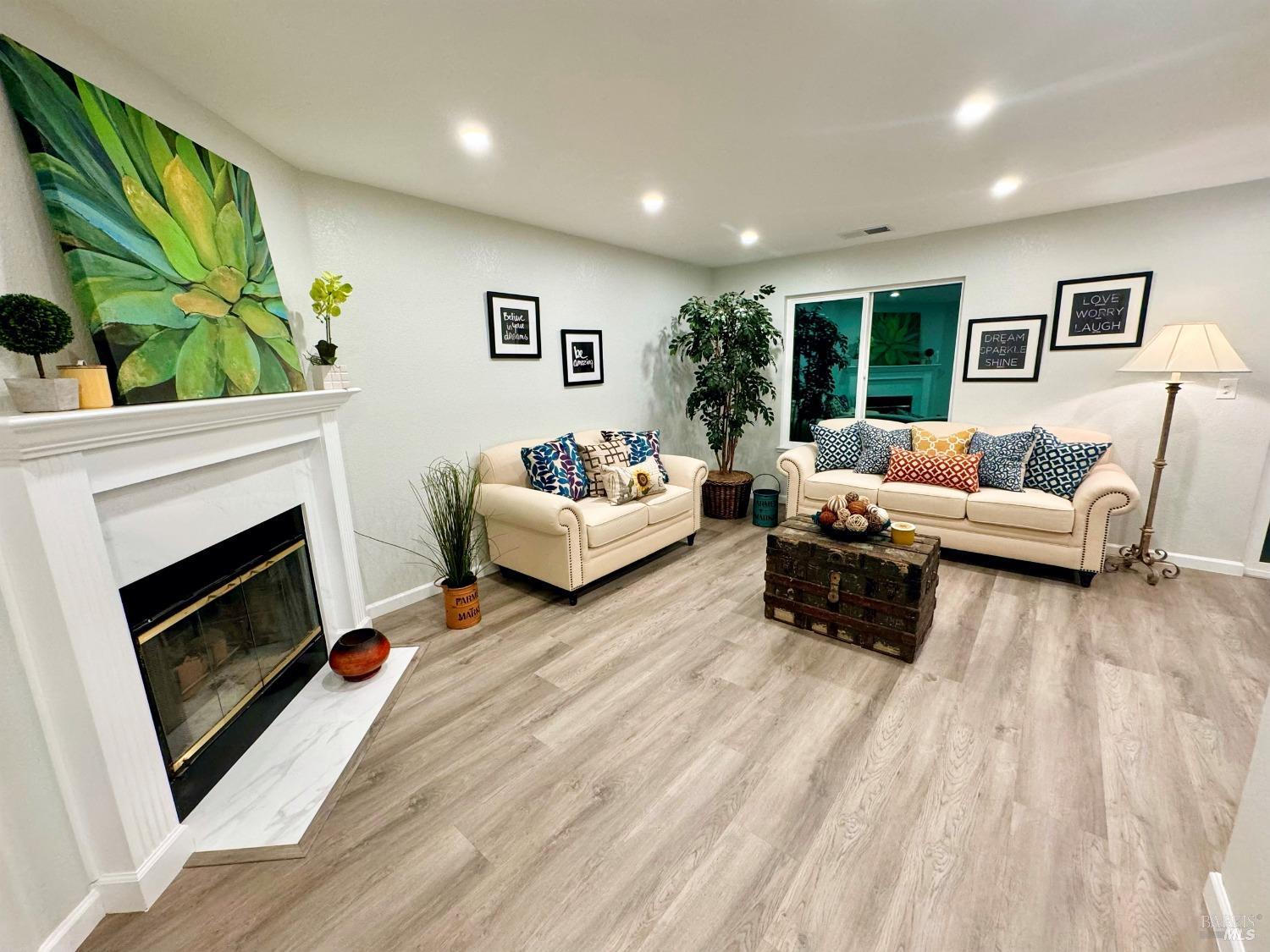 Detail Gallery Image 4 of 48 For 19 4th St, Richmond,  CA 94801 - 3 Beds | 2/1 Baths