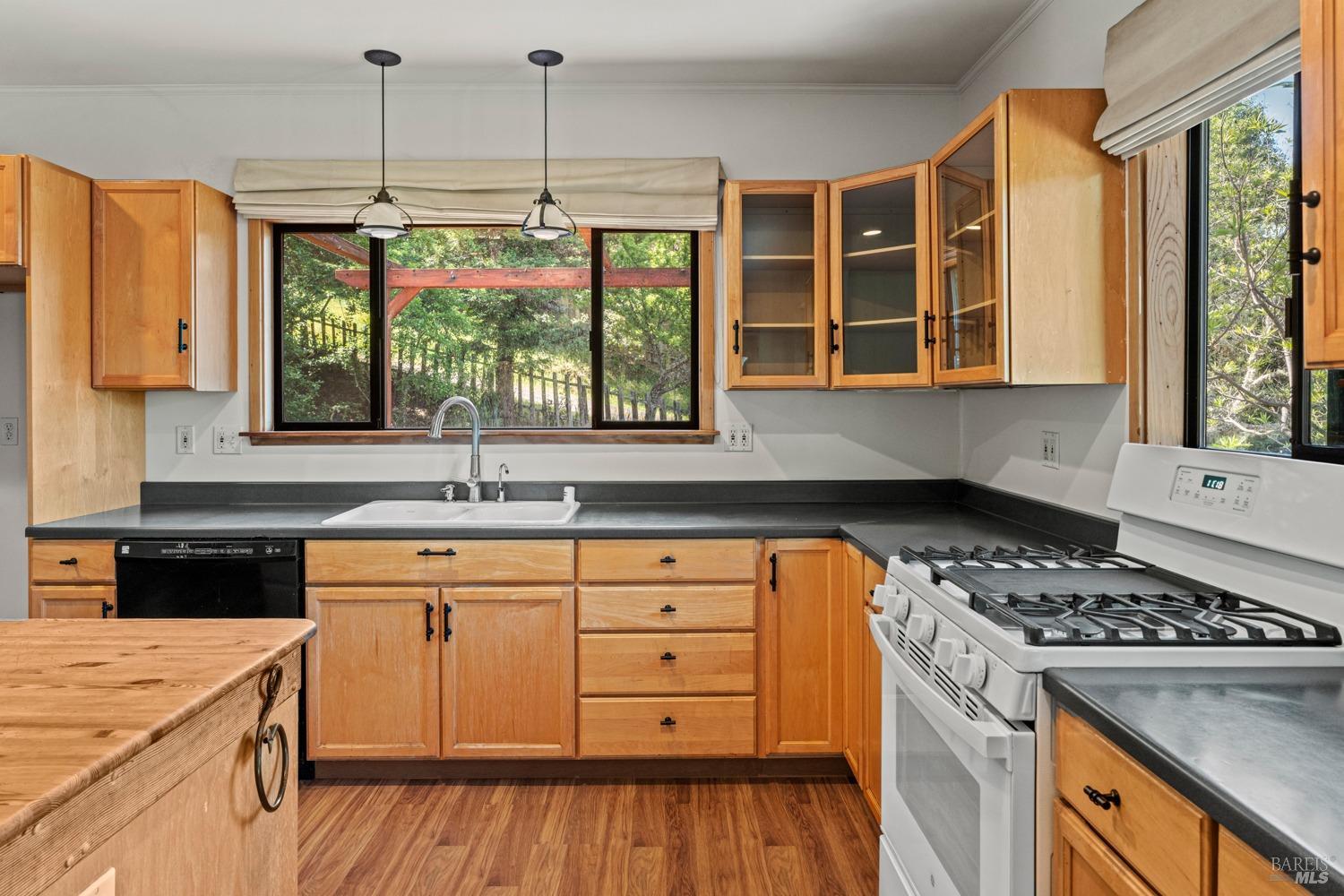 Detail Gallery Image 9 of 34 For 1875 Road B Rd, Redwood Valley,  CA 95470 - 3 Beds | 2 Baths