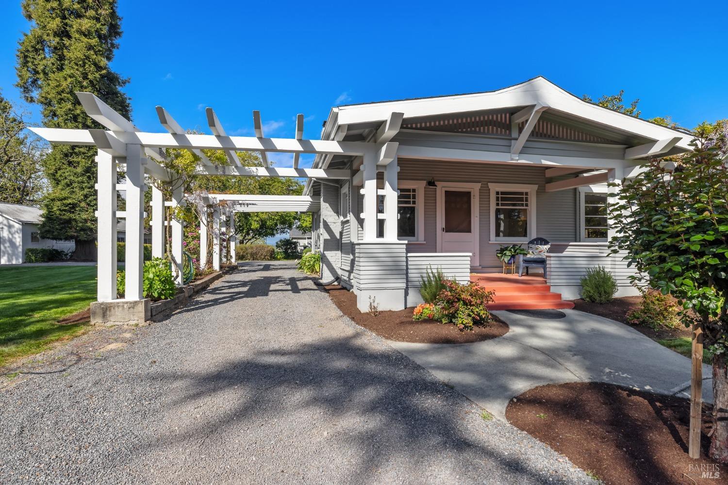 Detail Gallery Image 12 of 41 For 2855 Old Gravenstein Hwy, Sebastopol,  CA 95472 - 2 Beds | 1 Baths