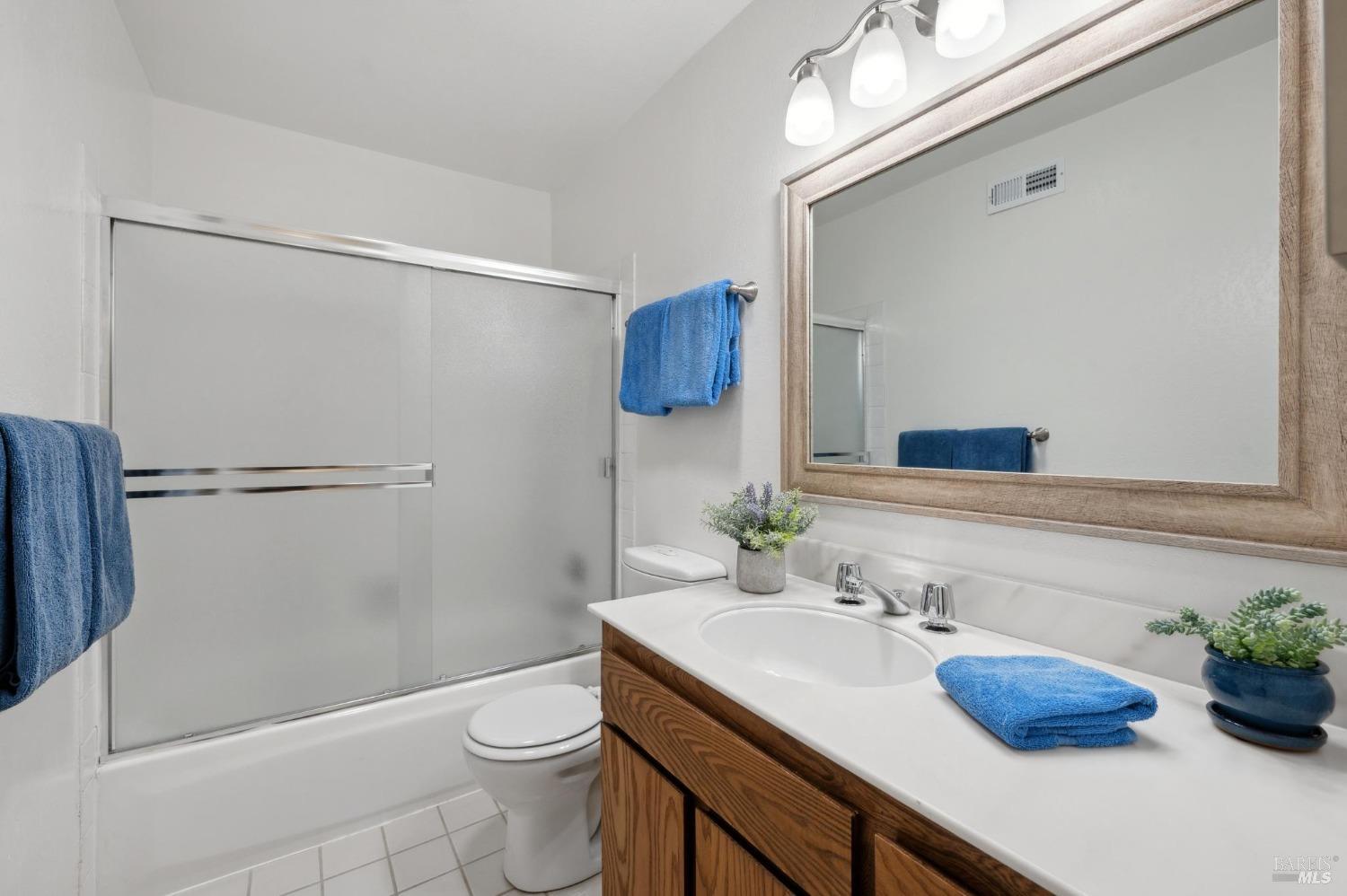 Detail Gallery Image 40 of 51 For 73 Flicker Dr, Novato,  CA 94949 - 3 Beds | 2/1 Baths