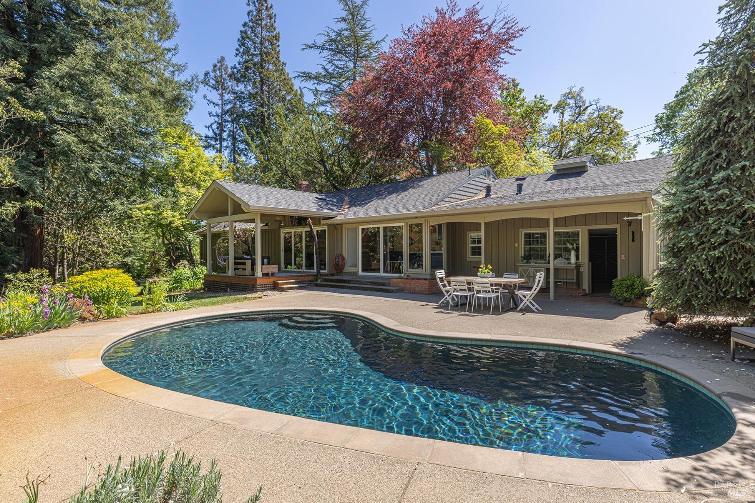 Detail Gallery Image 27 of 78 For 3180 Vichy Ave, Napa,  CA 94558 - 3 Beds | 3 Baths