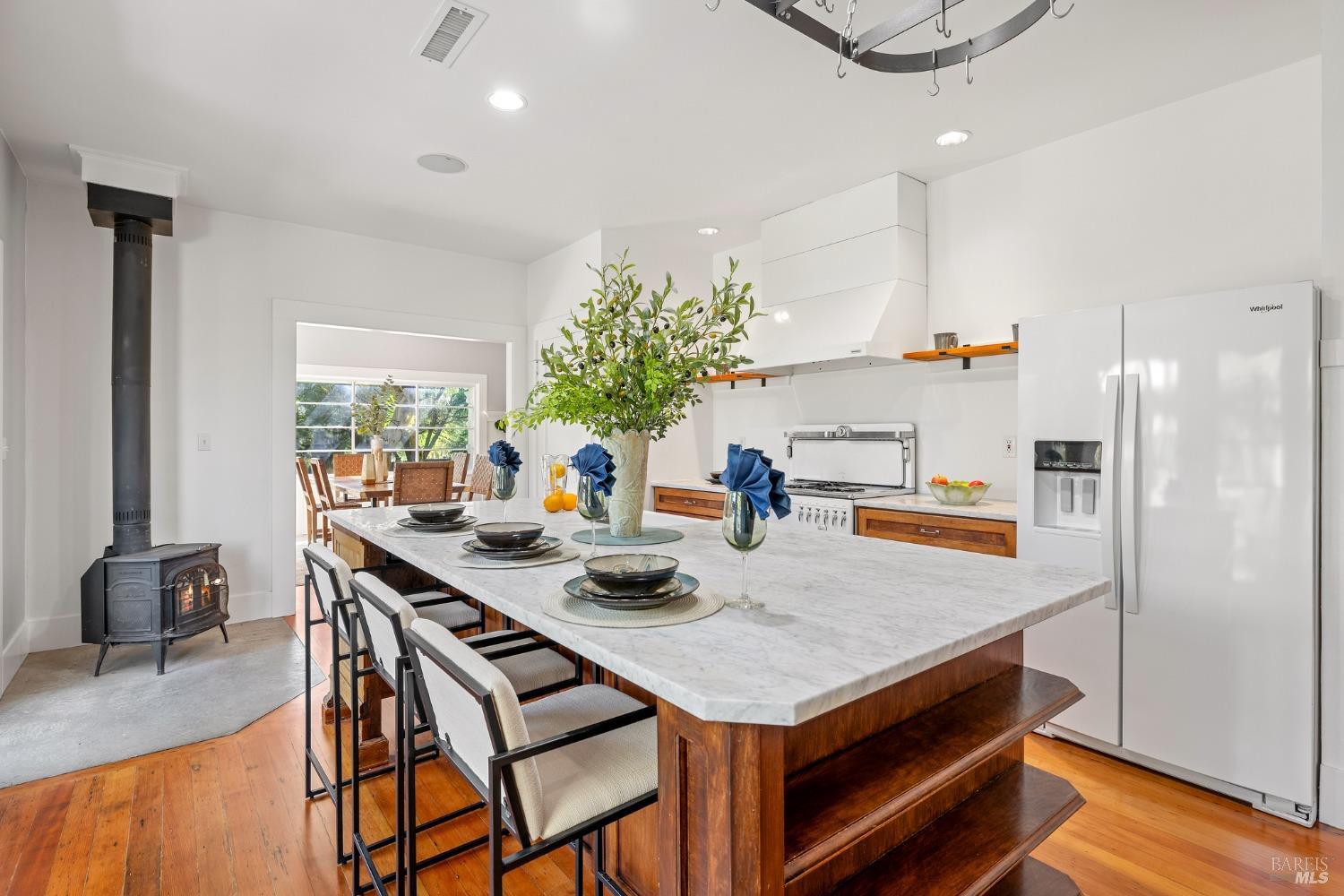 Detail Gallery Image 20 of 41 For 2855 Old Gravenstein Hwy, Sebastopol,  CA 95472 - 2 Beds | 1 Baths