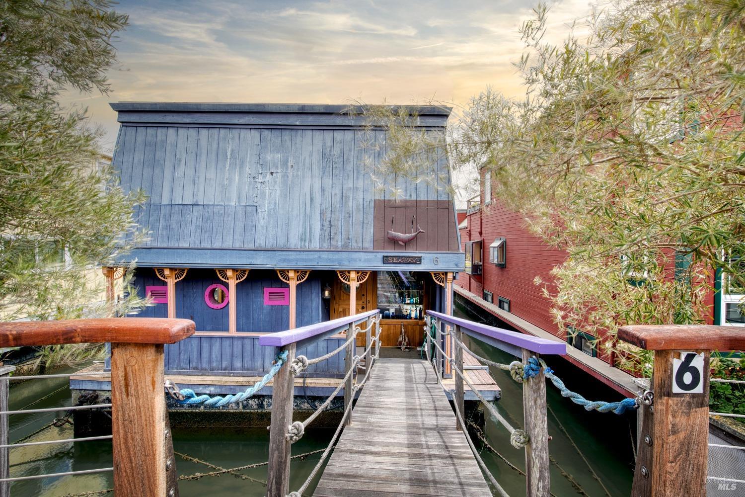 Detail Gallery Image 7 of 30 For 6 Yellow Ferry Dock Unkn, Sausalito,  CA 94965 - 2 Beds | 2 Baths