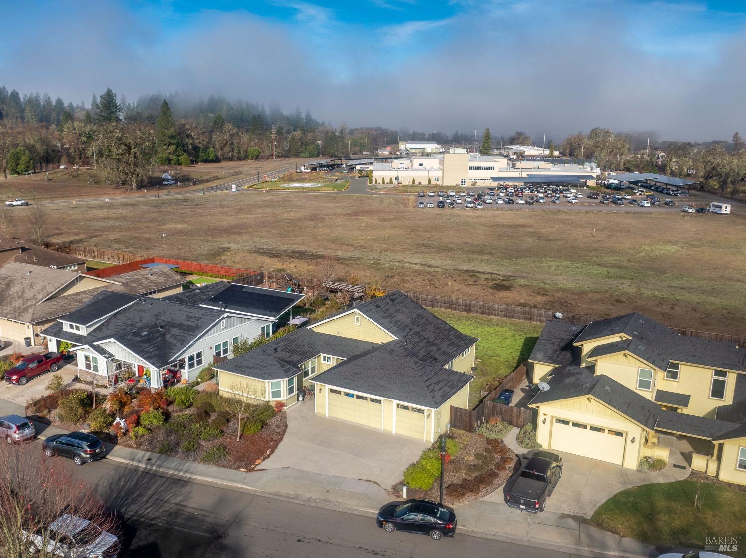 Detail Gallery Image 4 of 13 For 412 Grove St, Willits,  CA 95490 - 4 Beds | 3 Baths