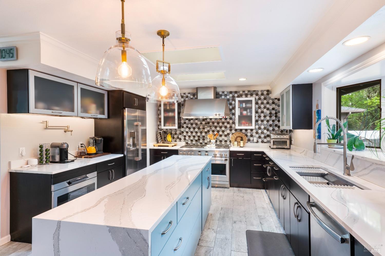 Detail Gallery Image 19 of 57 For 1340 Vista Verde Rd, Ukiah,  CA 95482 - 3 Beds | 2/1 Baths