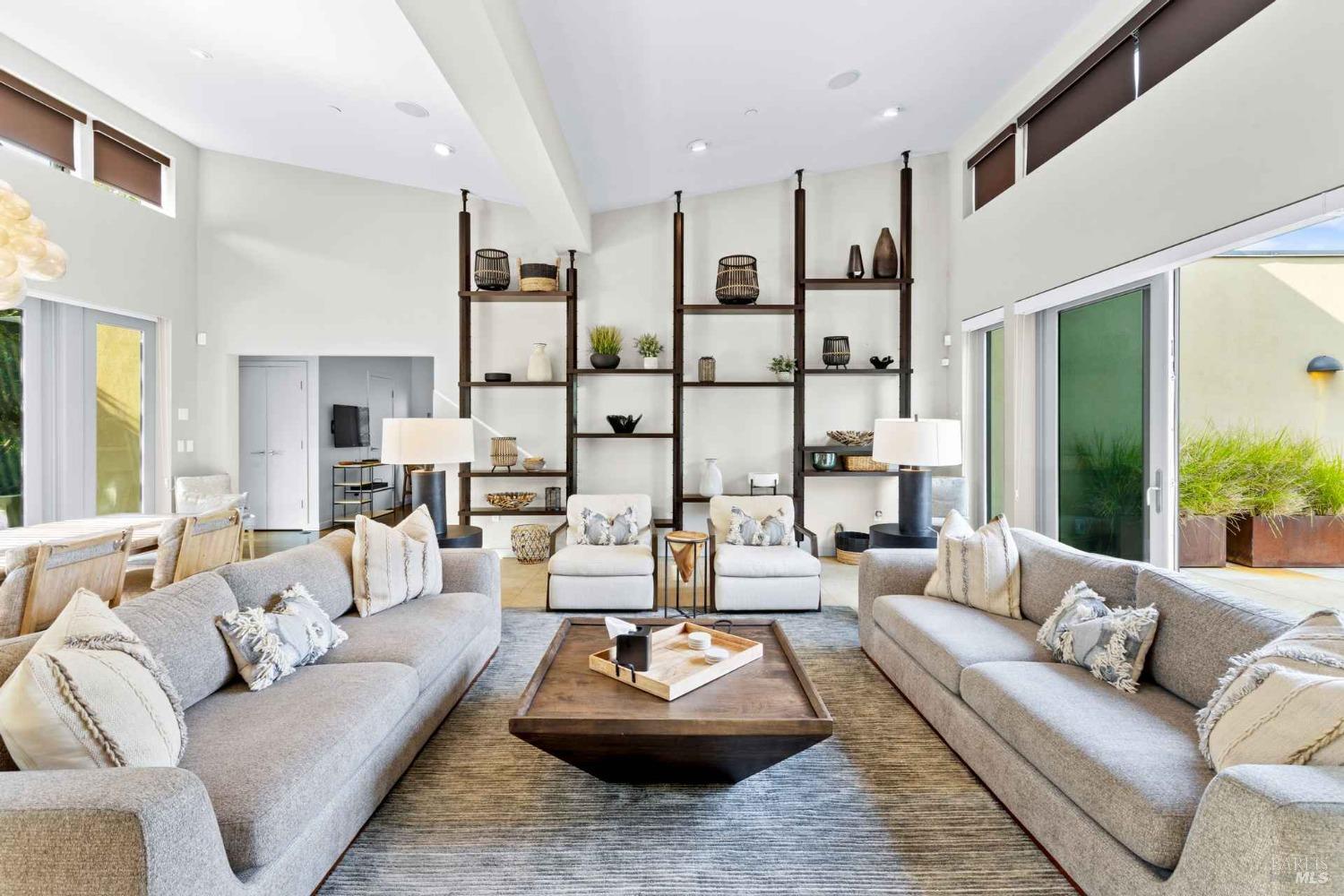 Detail Gallery Image 9 of 35 For 2252 W Dry Creek Rd, Healdsburg,  CA 95448 - 5 Beds | 5 Baths