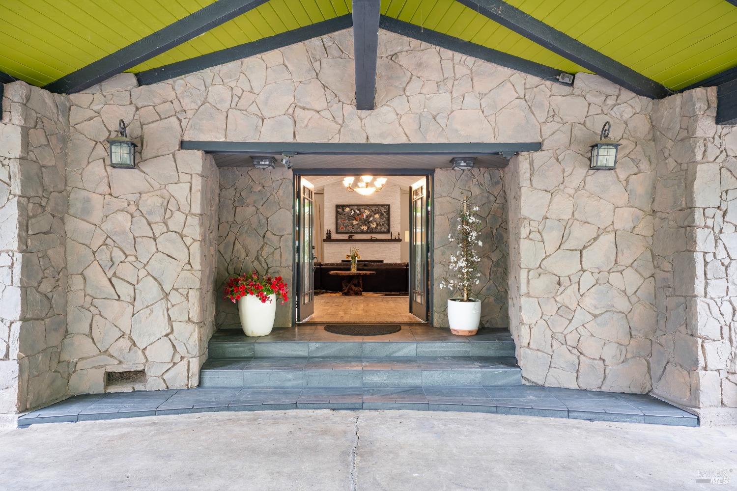 Detail Gallery Image 5 of 57 For 1340 Vista Verde Rd, Ukiah,  CA 95482 - 3 Beds | 2/1 Baths