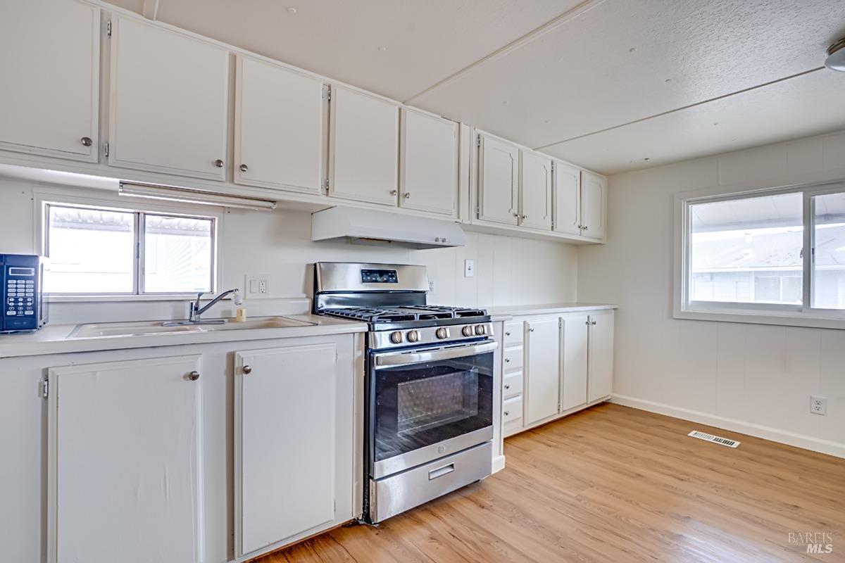Detail Gallery Image 10 of 14 For 115 Coachman Ln 19, Santa Rosa,  CA 95404 - 2 Beds | 1 Baths