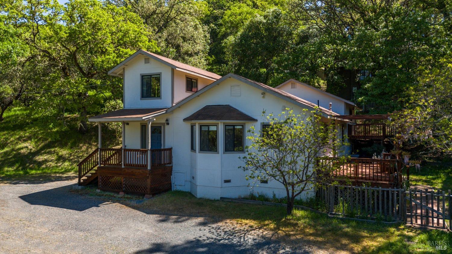 Detail Gallery Image 1 of 34 For 1875 Road B Rd, Redwood Valley,  CA 95470 - 3 Beds | 2 Baths