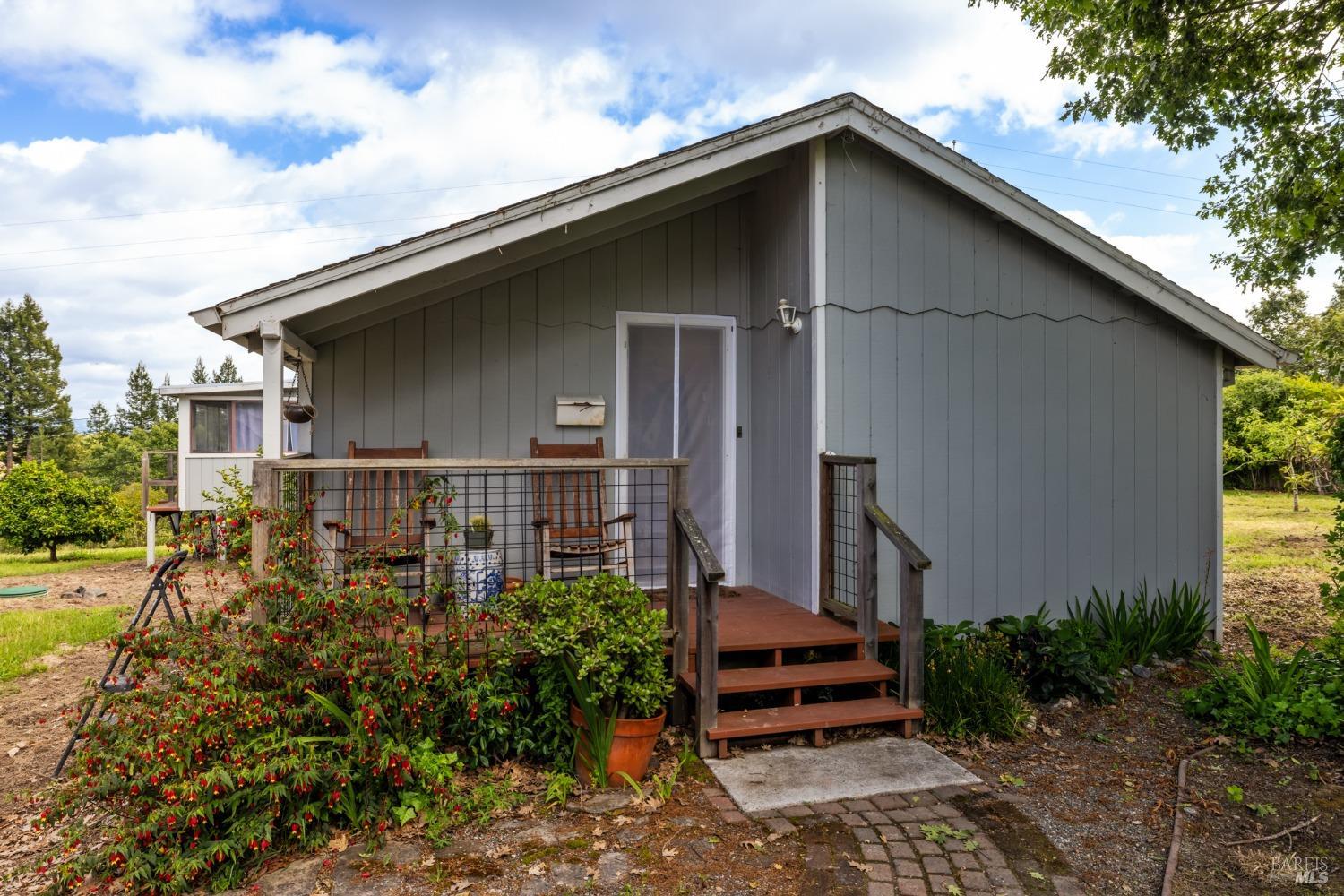Detail Gallery Image 23 of 41 For 2855 Old Gravenstein Hwy, Sebastopol,  CA 95472 - 2 Beds | 1 Baths