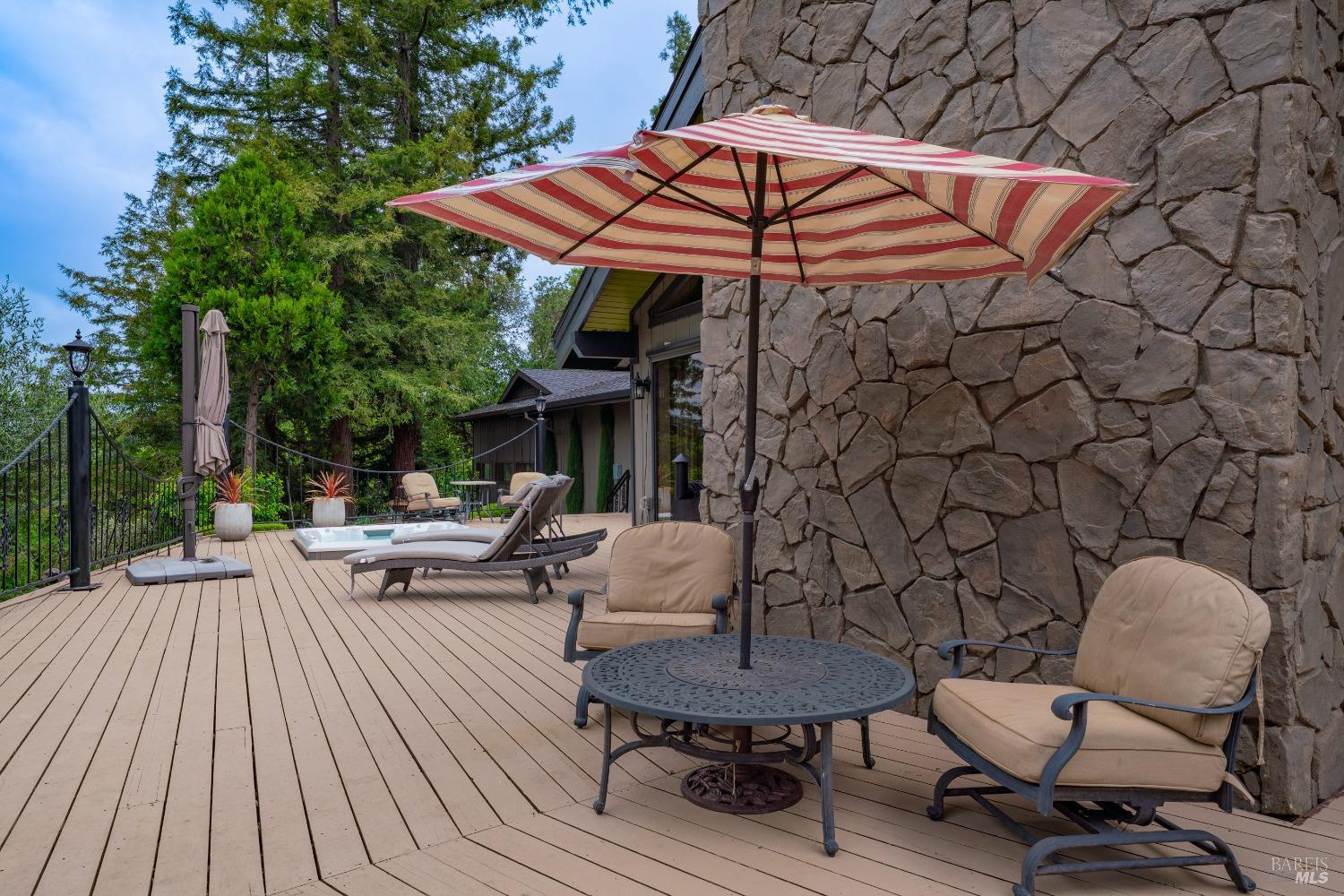 Detail Gallery Image 36 of 57 For 1340 Vista Verde Rd, Ukiah,  CA 95482 - 3 Beds | 2/1 Baths
