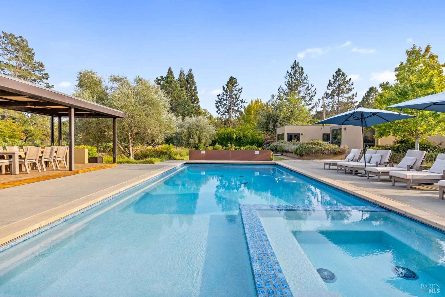 Detail Gallery Image 27 of 35 For 2252 W Dry Creek Rd, Healdsburg,  CA 95448 - 5 Beds | 5 Baths