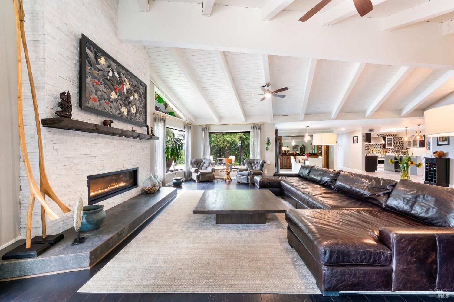 Detail Gallery Image 11 of 57 For 1340 Vista Verde Rd, Ukiah,  CA 95482 - 3 Beds | 2/1 Baths